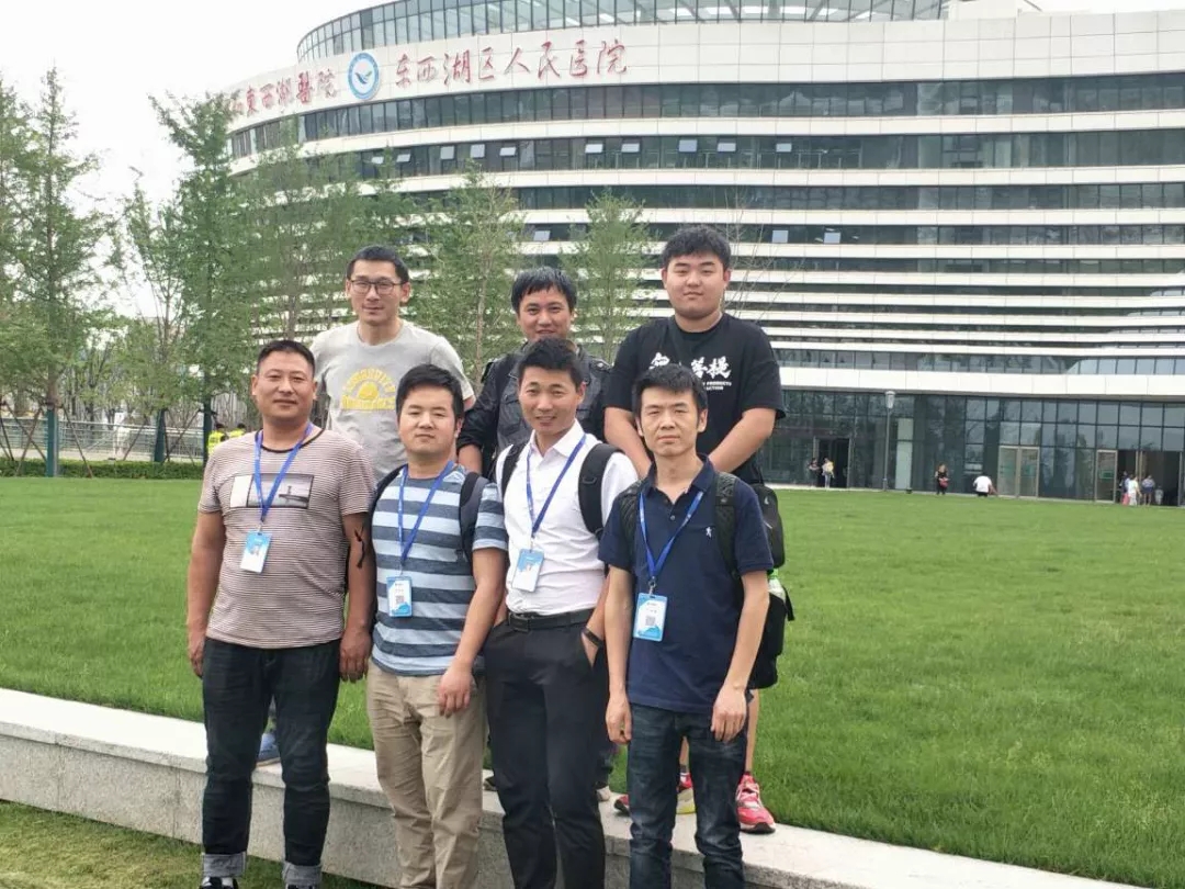 祝贺武汉协和东西湖医院医疗设备整体顺利搬迁完成，为第七届军运会保驾护航！